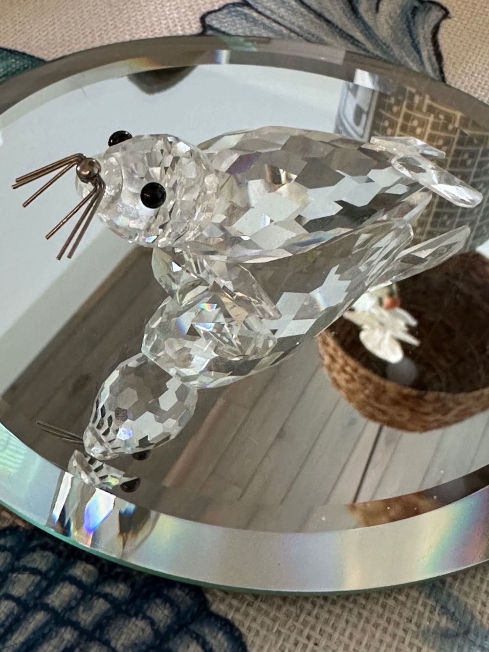 Swarovski large seal with box